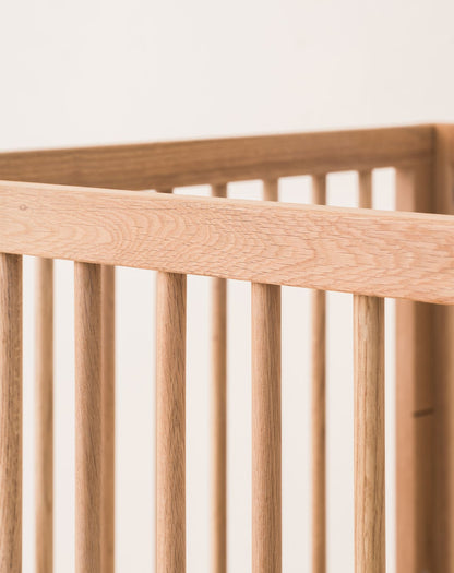 Pure oak wood evolving crib