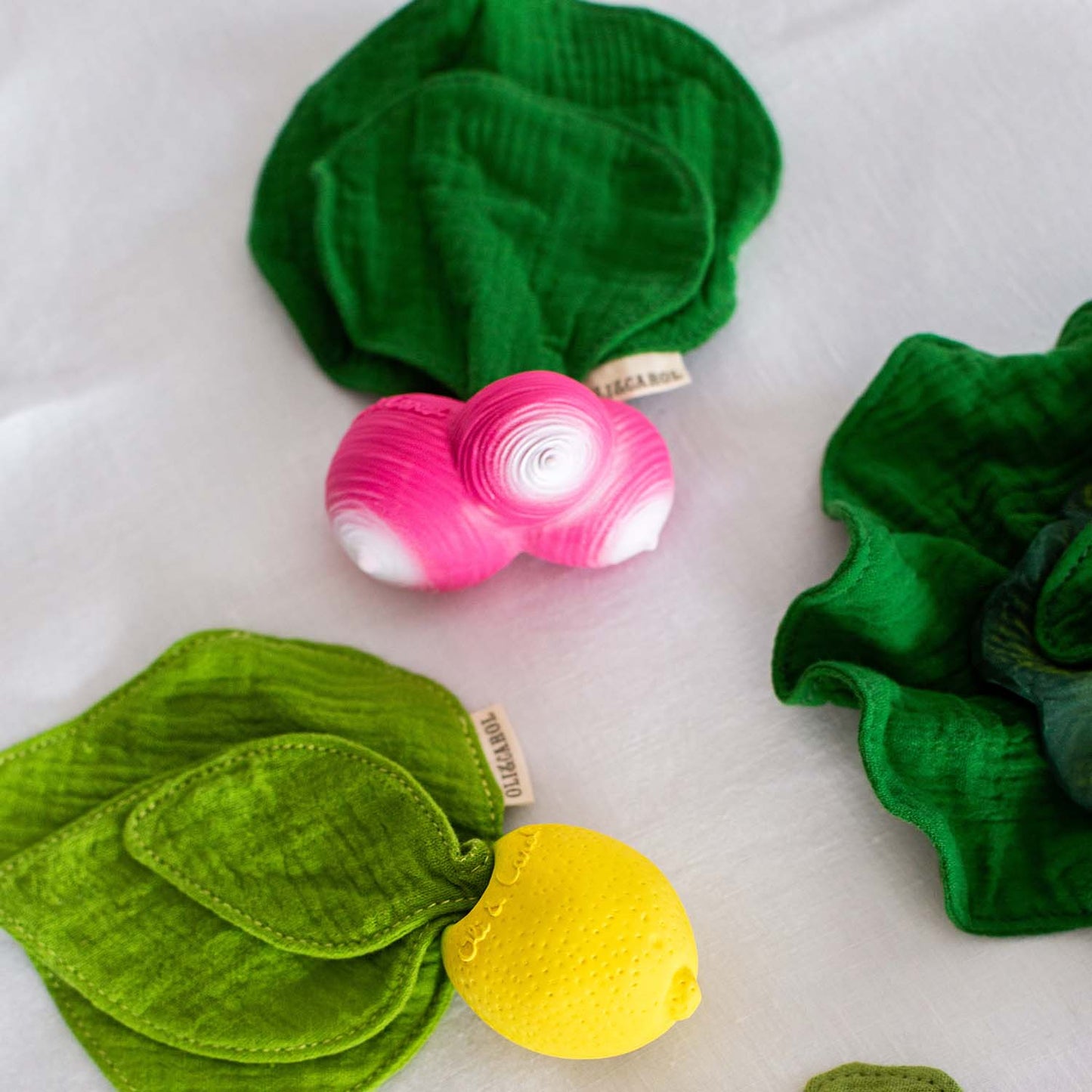 Ramona the Radish Mini Doudou-Mordedor Bebé